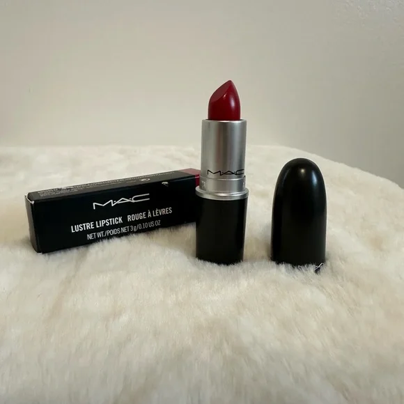 MAC Cosmetics Lustre Lipstick - Colour: COCKNEY - Picture 2 of 4